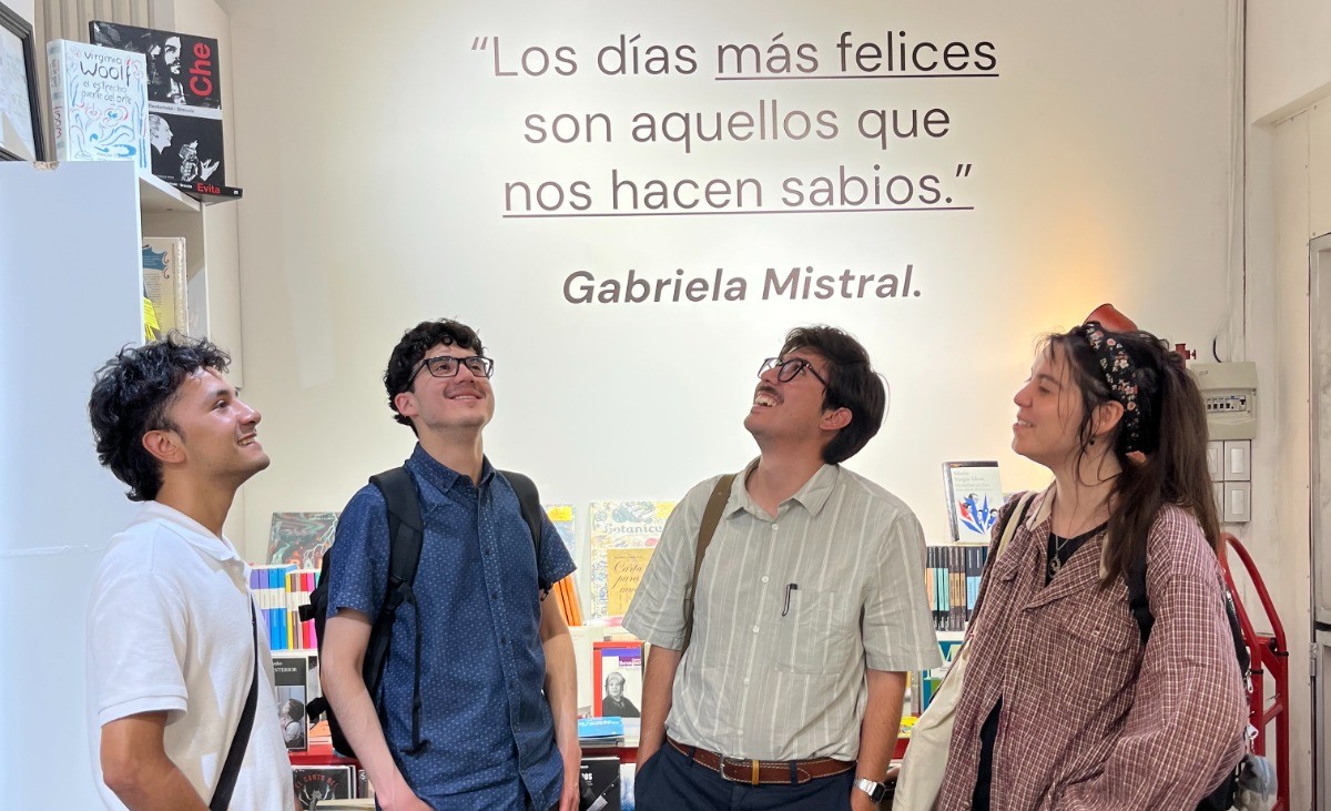 Integrantes de Los Huemules en su cafetería de encuentro